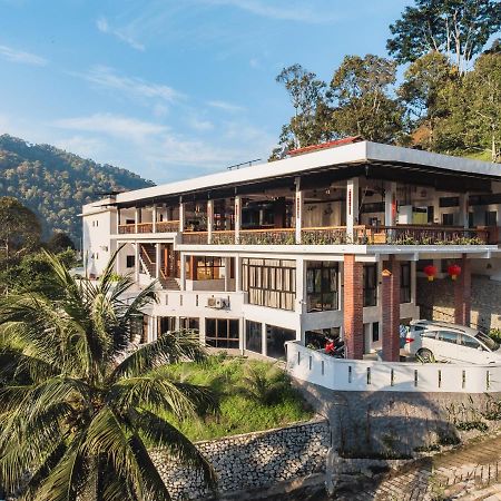 Ellin Forest Karaoke & Pool Resort Bukit Tinggi Bentong Luaran gambar
