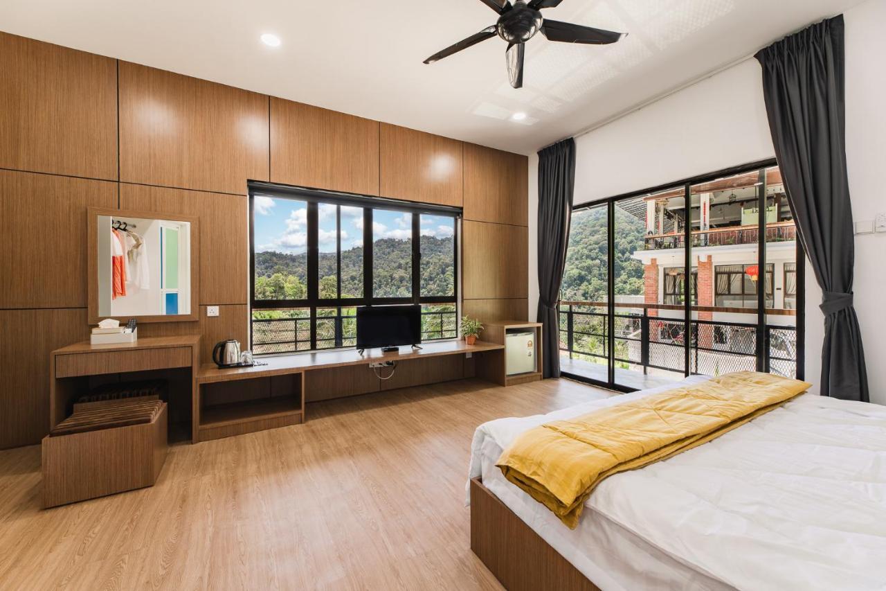 Ellin Forest Karaoke & Pool Resort Bukit Tinggi Bentong Luaran gambar