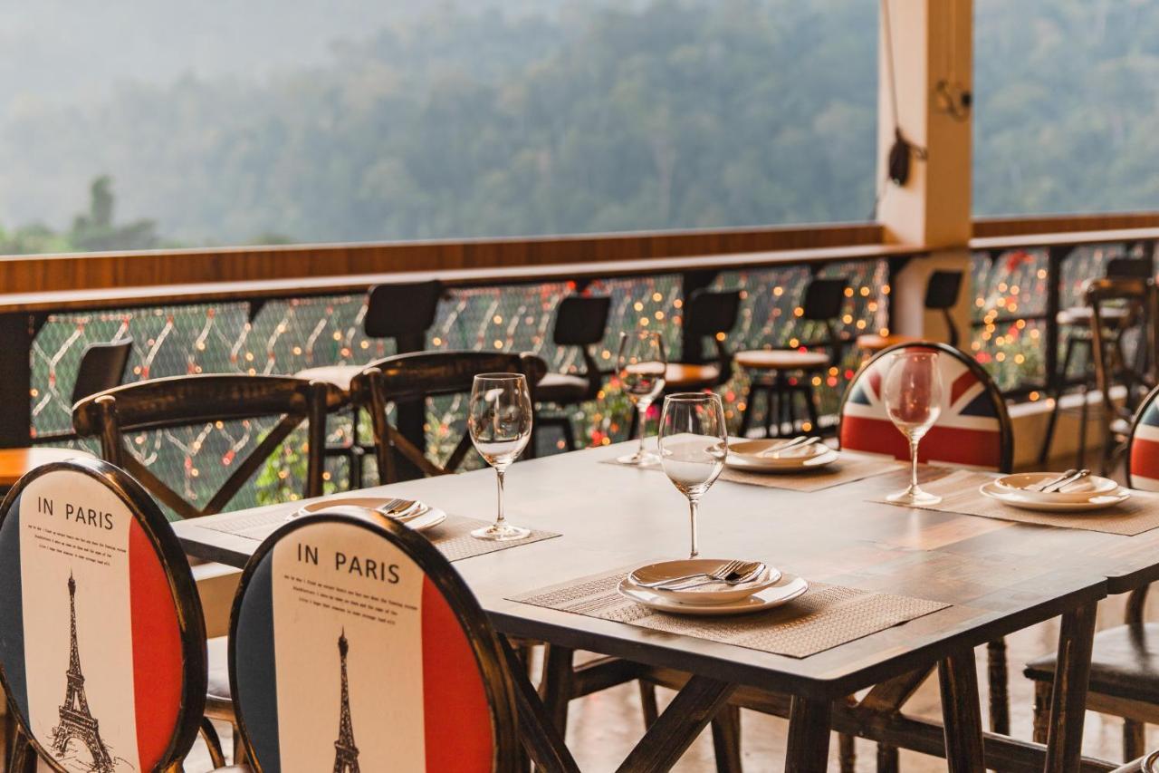 Ellin Forest Karaoke & Pool Resort Bukit Tinggi Bentong Luaran gambar