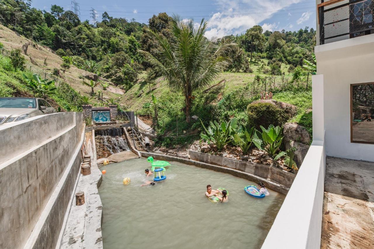 Ellin Forest Karaoke & Pool Resort Bukit Tinggi Bentong Luaran gambar